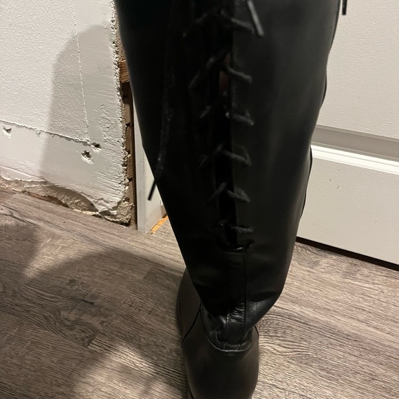 Santana Canada leather boots. - Picture 2 of 8